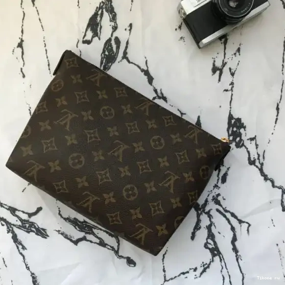 Cheap CASE BEAUTY Louis Vuitton PALLAS 0527
